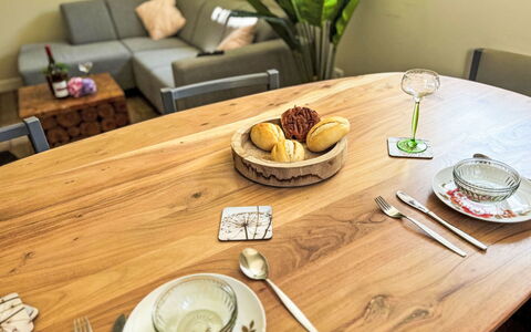 Eifelhuis im Salmtal: Mobilia, Tavola, Tavolo, Cibo, Serveware, Dishware, Piatto, Cucina & Sala Da Pranzo Tavolo, Sala Da Pranzo, Sedia