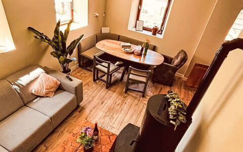 Eifelhuis im Salmtal: Mobilia, Pavimentazione, Interior Design, Pavimento, Legna, Divano, Soggiorno, Tavolo, Camera, Casa