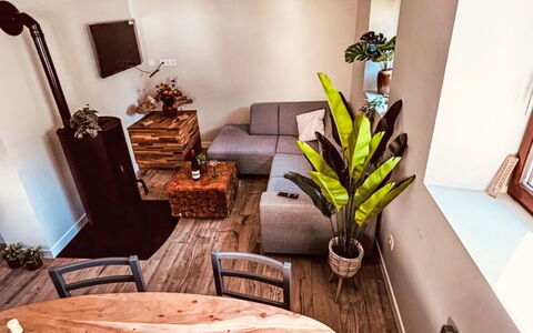 Eifelhuis im Salmtal: Mobilia, Interior Design, Pavimentazione, Legna, Divano, Pavimento, Soggiorno, Camera, Tavolo, Casa