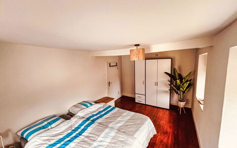 Eifelhuis im Salmtal: Mobilia, Interior Design, Letto, Pavimento, Pavimentazione, Parete, Camera Da Letto, Camera, Legna, Soffitto