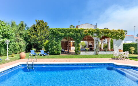 Quietud: Piscina, Estate, Ricorrere, Giardino, Hacienda, Villa, Shade, Landscaping, Cortile, Eco Hotel