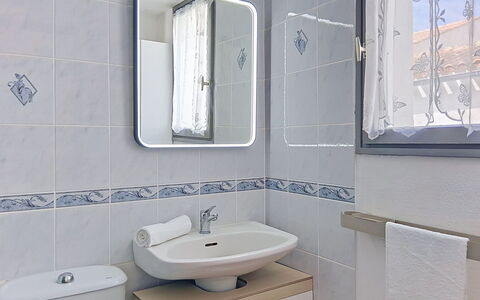 Les Dunes: Idraulico Fixture, Lavello, Lavandino Del Bagno, Bagno, Rubinetto, Idraulico, Piastrella, Porcellana, Ceramica, Specchio