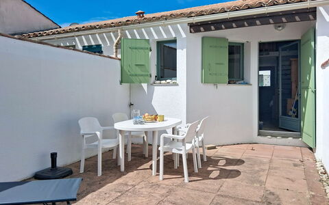 Les Dunes: Casa, Porta, Shade, Sedia, Mobili Da Esterno, Tavolo Esterno, Pianta Della Casa, Balcone, Cucina & Sala Da Pranzo Tavolo