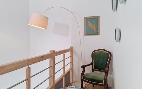 Les Bains D'Oléron 1: Mobilia, Interior Design, Parete, Pavimentazione, Legna, Pavimento, Soggiorno, Divano, Camera, Illuminazione
