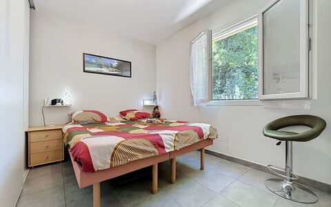 Villa des Amoureux: Mobilia, Interior Design, Letto, Camera, Camera Da Letto, Pavimento, Pavimentazione, Soffitto, Legna, Lenzuolo