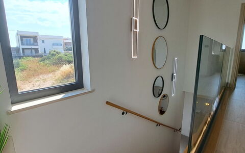 Val: Interior Design, Mobilia, Legna, Pavimentazione, Soffitto, Pavimento, Camera, Illuminazione, Appartamento, Tavolo