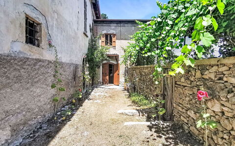 Domus Marsicana: Interior Design, Mobilia, Legna, Pavimentazione, Soffitto, Pavimento, Camera, Illuminazione, Appartamento, Tavolo