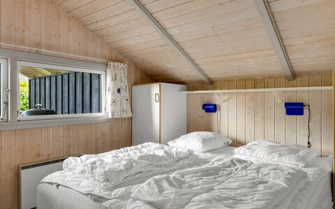 Ljubinko - 300M from the Sea: Legna, Camera Da Letto, Letto, Interior Design, Casa, Soffitto, Bedding, Lenzuolo, Mobilia, Telaio Del Letto