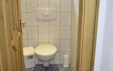 Kappl 327: Toilet Seat, Pavimentazione, Parete, Legna, Gabinetto, Pavimento, Bagno, Idraulico Fixture, Interior Design, Camera