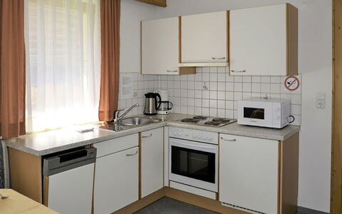Kappl 327: Mobilia, Interior Design, Legna, Pavimentazione, Camera, Pavimento, Cucina, Illuminazione, Tenda, Sedia