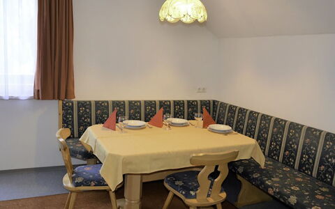 Kappl 327: Interior Design, Mobilia, Camera, Soffitto, Finestra Trattamento, Tenda, Sedia, Per Finestre, Lampada, Lampada