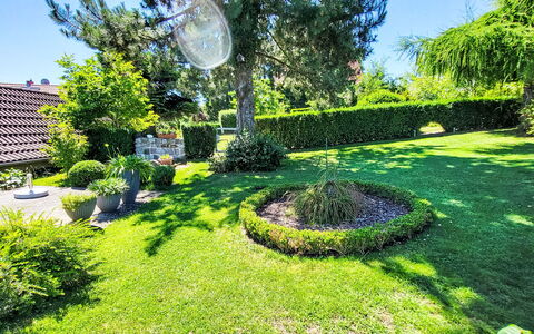 Flecken Zechlin: Blu, Zona Residenziale, Appartamento, Condominio, Ricorrere, Balcone, Estate, Prato, Piscina, Hotel
