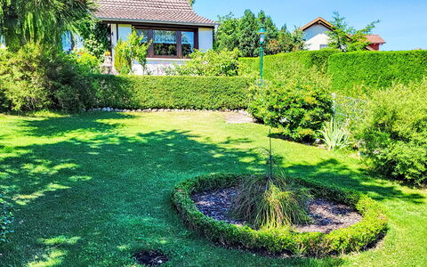 Flecken Zechlin: Blu, Zona Residenziale, Appartamento, Condominio, Ricorrere, Balcone, Estate, Prato, Piscina, Hotel