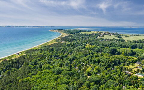 Solfrid - 230M from the Sea: Blu, Zona Residenziale, Appartamento, Condominio, Ricorrere, Balcone, Estate, Prato, Piscina, Hotel