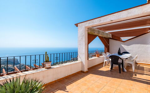 Vista Mar: Blu, Zona Residenziale, Appartamento, Condominio, Ricorrere, Balcone, Estate, Prato, Piscina, Hotel
