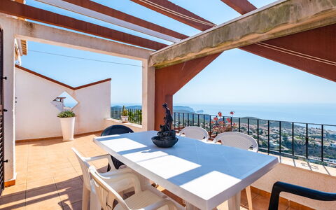 Vista Mar: Blu, Zona Residenziale, Appartamento, Condominio, Ricorrere, Balcone, Estate, Prato, Piscina, Hotel