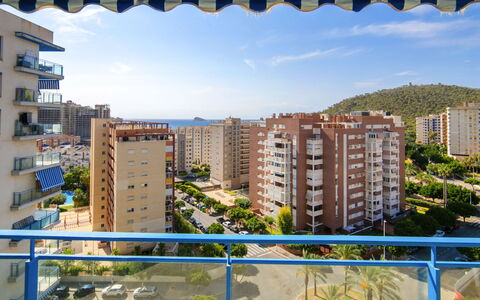 Cala del Vent: Catena Montuosa, Balcone, Paesino Di Montagna