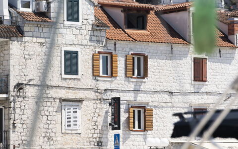 Lučica: Catena Montuosa, Balcone, Paesino Di Montagna