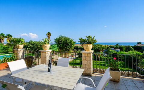 Villa Don Pino: Mobilia, Mobili Da Esterno, Sedia, Ricorrere, Shade, Giardino, Landscaping, Tavolo Esterno, Eco Hotel, Tropici