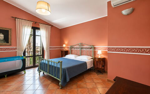 La Villa di Giusy: Mobilia, Interior Design, Pavimentazione, Pavimento, Soffitto, Camera, Appartamento, Sedia, Camera Da Letto, Letto