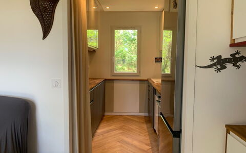 Allée des Dunes: Pavimentazione, Interior Design, Legna, Pavimento, Controsoffitto, Soffitto, Mobilia, Illuminazione, Camera, Cucina