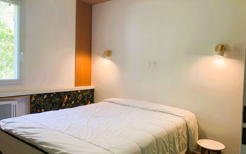 Allée des Dunes: Interior Design, Parete, Camera Da Letto, Letto, Legna, Lenzuolo, Soffitto, Bedding, Pavimentazione, Pavimento