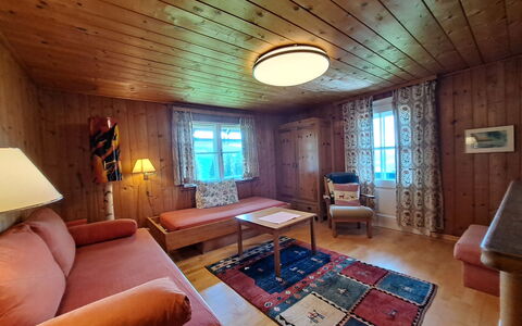 Grafenast: Interior Design, Soffitto, Pavimentazione, Pavimento, Camera, Color Legno, Latifoglie, Cornice, Pavimento In Legno, Soggiorno