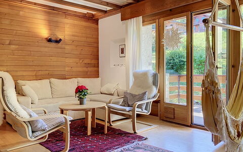 Chalet Chaudoudoux: Mobilia, Interior Design, Pavimentazione, Pavimento, Legna, Pavimento In Legno, Camera, Illuminazione, Soggiorno, Sedia