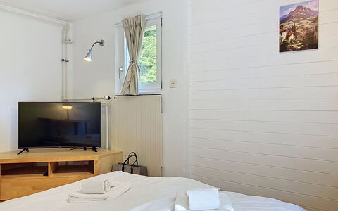 Chalet Chaudoudoux: Legna, Pavimentazione, Pavimento, Interior Design, Soffitto, Camera, Porta, Letto, Camera Da Letto, Latifoglie