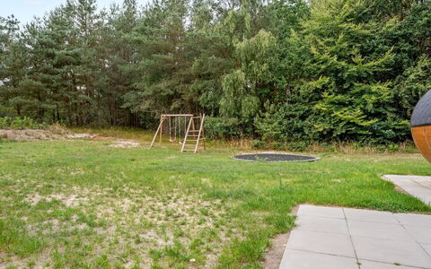 Adisl - 800M from the Sea: Giardino, Prato, Landscaping, Parco, Backyard, Cortile, Sempreverde, Larice