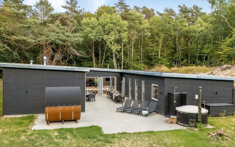 Adisl - 800M from the Sea: Casa, Backyard, Villetta, Raccordo, Edifici Giardino, Cortile, Giardino, Shade, Log Cabin, Design