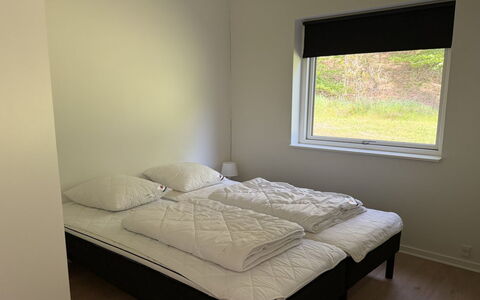 Adisl - 800M from the Sea: Legna, Camera Da Letto, Pavimento, Letto, Pavimentazione, Telaio Del Letto, Bedding, Lenzuolo, Materasso, Latifoglie