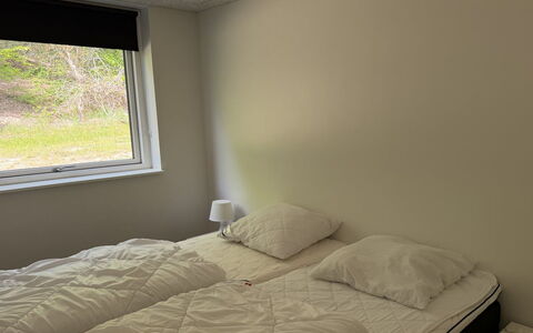 Adisl - 800M from the Sea: Camera Da Letto, Pavimento, Letto, Lenzuolo, Bedding, Telaio Del Letto, Camera, Soffitto, Latifoglie, Illuminazione Diurna