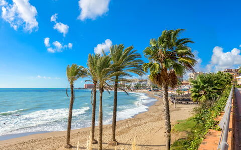 Las Naciones: Blu, Corpo D'Acqua, Spiaggia, Costa, Mare, Costiera E Morfologie Oceanic, Estate, Riva, Orizzonte, Oceano