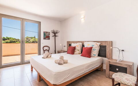 Garlanda: Mobilia, Legna, Pavimentazione, Pavimento, Camera Da Letto, Appartamento, Letto, Casa, Bedding, Lenzuolo