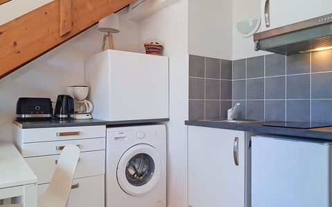 Les 3 Voiles: Pavimentazione, Apparecchio Major, Interior Design, Pavimento, Legna, Soffitto, Cucina, Mobilia, Elettrodomestico Da Cucina, Camera