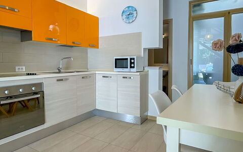 Volme: Pavimentazione, Interior Design, Pavimento, Legna, Controsoffitto, Mobilia, Soffitto, Cucina, Lampada, Elettrodomestico Da Cucina