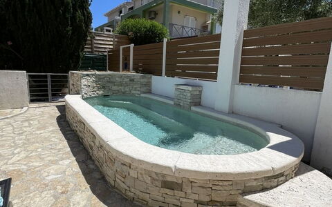 Volme: Materiale Composito, Piscina, Flagstone, Giochi D'Acqua, Mobili Da Esterno, Calcestruzzo, Muro ​​Di Pietra, Piastrella, Shade, Cobblestone