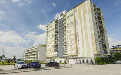 Silver: Costruzione, Giorno, Appartamento, Città, Zona Urbana, Zona Residenziale, Facciata, Architettura, Quartiere