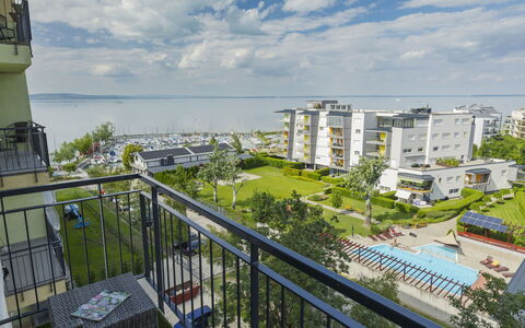 Silver: Appartamento, Città, Zona Residenziale, Quartiere, Condominio, Urban Design, Area Metropolitana, Insediamento Umano, Uso Misto, Balcone