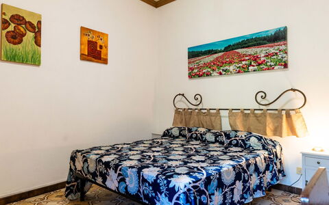 Oliver: Camera Da Letto, Letto, Mobilia, Lenzuolo, Interior Design, Bedding, Pavimento, Pavimentazione, Telaio Del Letto, Biancheria