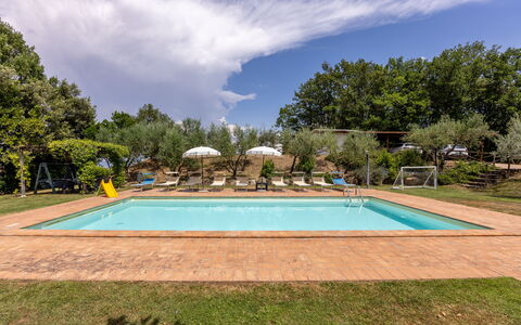 Villa Daluma, Private Pool in Todi: Piscina, Estate, Giardino, Hacienda, Ricorrere, Shade, Eco Hotel, Landscaping, Piantagione, Villa