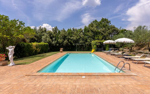 Villa Daluma, Private Pool in Todi: Piscina, Shade, Ricorrere, Giardino, Hacienda, Estate, Landscaping, Eco Hotel, Mobili Da Esterno, Villa