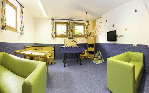 Auffach 606: Mobilia, Interior Design, Soffitto, Camera, Sala Di Ricreazione, Sedia, Hotel, Pianta Della Casa, Lampada
