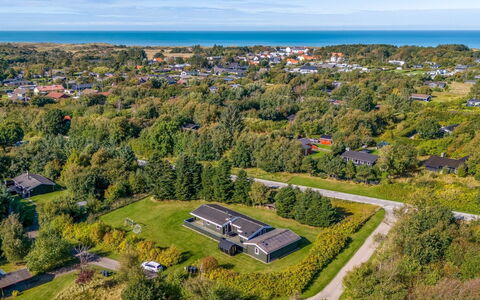 Christiern - 600M from the Sea: Verde, Visione Globale, Zona Residenziale, Paesaggio, Fotografia Aerea, Plain, Lotto, Casa, Sobborgo, Estate