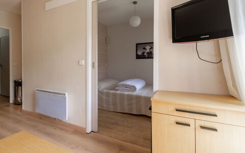 Les Chalets D'Ax: Mobilia, Interior Design, Sedia, Mobili Da Esterno, Materiali Naturali, Shade, Tavolo Esterno, Design, Ristorante, Cucina & Sala Da Pranzo Tavolo