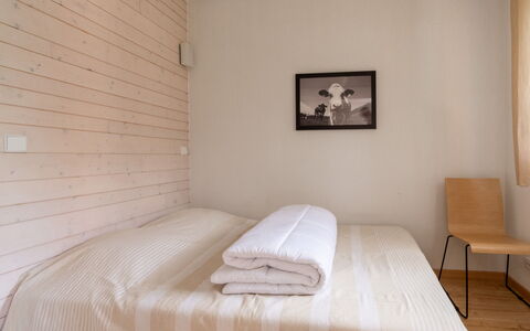Les Chalets D'Ax: Mobilia, Interior Design, Sedia, Mobili Da Esterno, Materiali Naturali, Shade, Tavolo Esterno, Design, Ristorante, Cucina & Sala Da Pranzo Tavolo