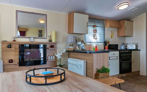 Seascape: Legna, Mobilia, Interior Design, Pavimentazione, Pavimento, Controsoffitto, Cucina, Cabinetry, Camera, Color Legno