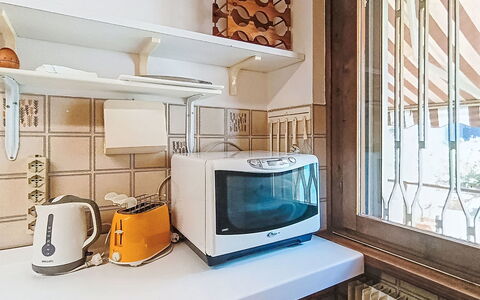 Locanda dei Nonni: Legna, Interior Design, Elettrodomestico Da Cucina, Apparecchio Major, Cucina, Elettrodomestico, Piccolo Apparecchio, Camera, Controsoffitto, Cabinetry