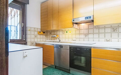 Locanda dei Nonni: Cucina, Pavimentazione, Controsoffitto, Apparecchio Major, Elettrodomestico Da Cucina, Legna, Interior Design, Cabinetry, Pavimento, Piastrella